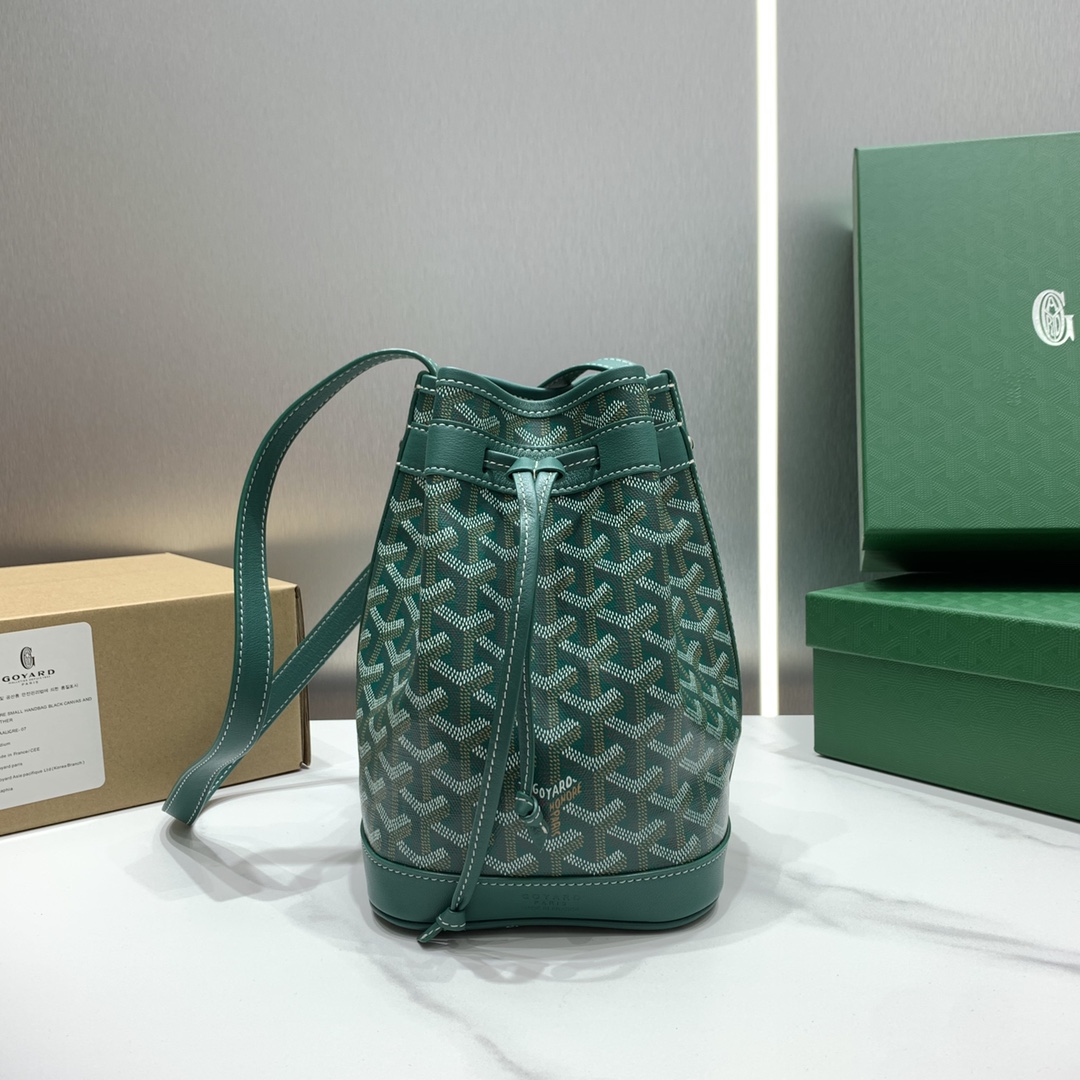 Petit Flot Bucket Bag In Green